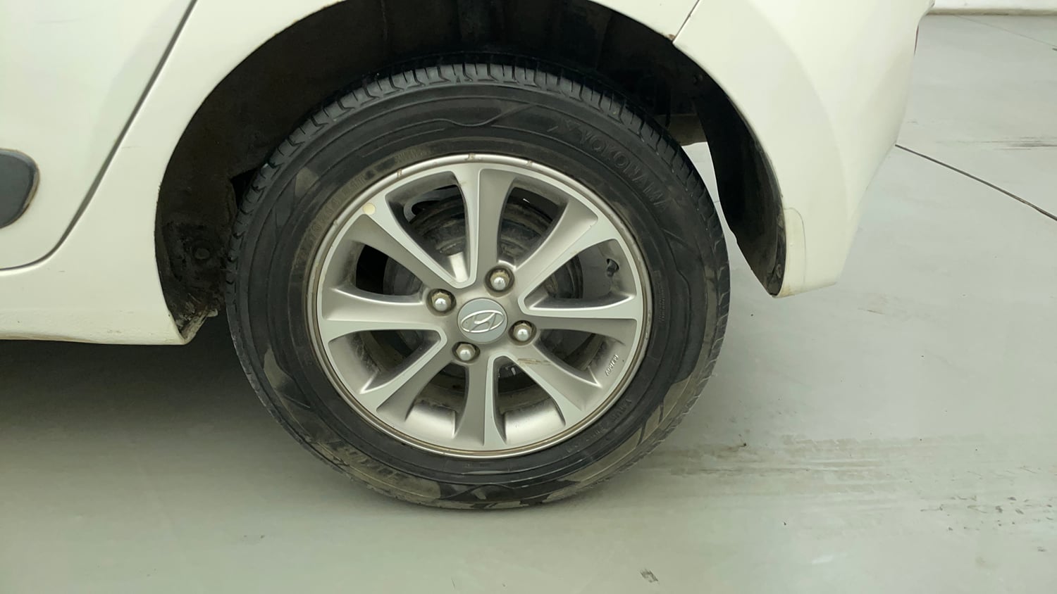 Used 2016 Hyundai Grand i10 Asta 1.2 Kappa VTVT Petrol Manual tyres LEFT REAR TYRE RIM VIEW