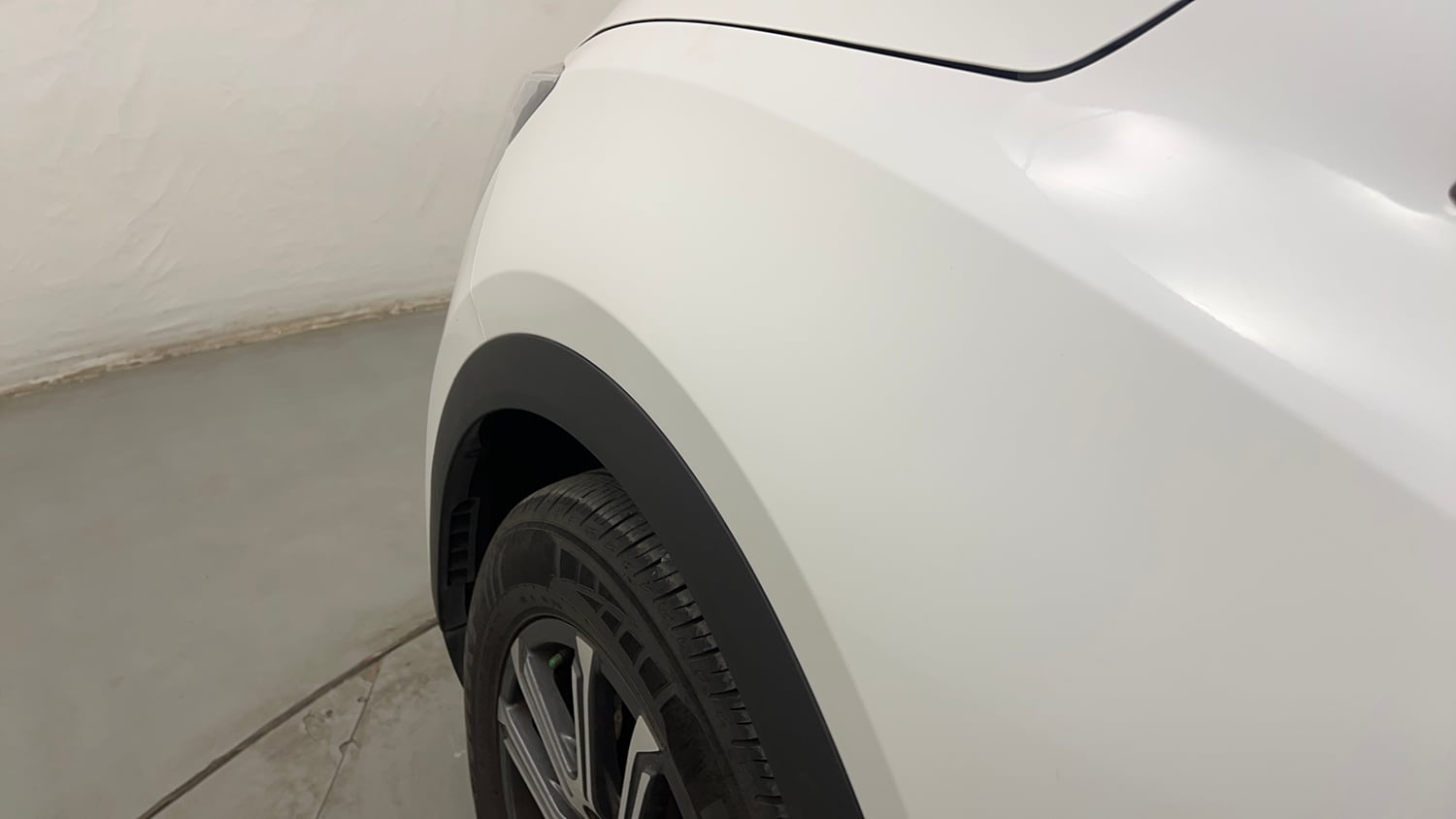 Used 2024 Mahindra XUV700 AX7 Luxury Pack Petrol AT 7 STR Petrol Automatic dents MINOR SCRATCH