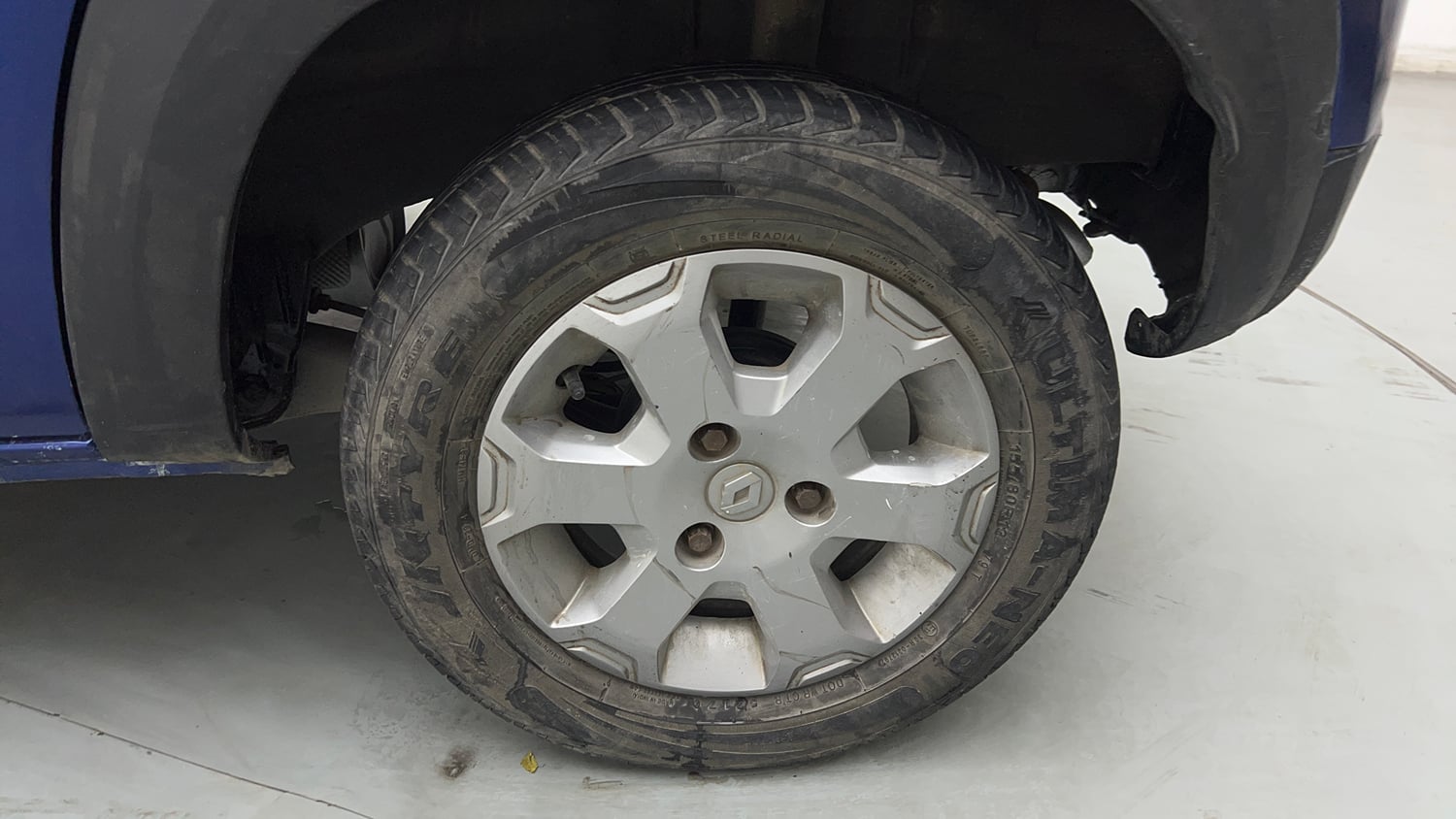 Used 2018 Renault Kwid CLIMBER 1.0 Petrol Manual tyres LEFT REAR TYRE RIM VIEW