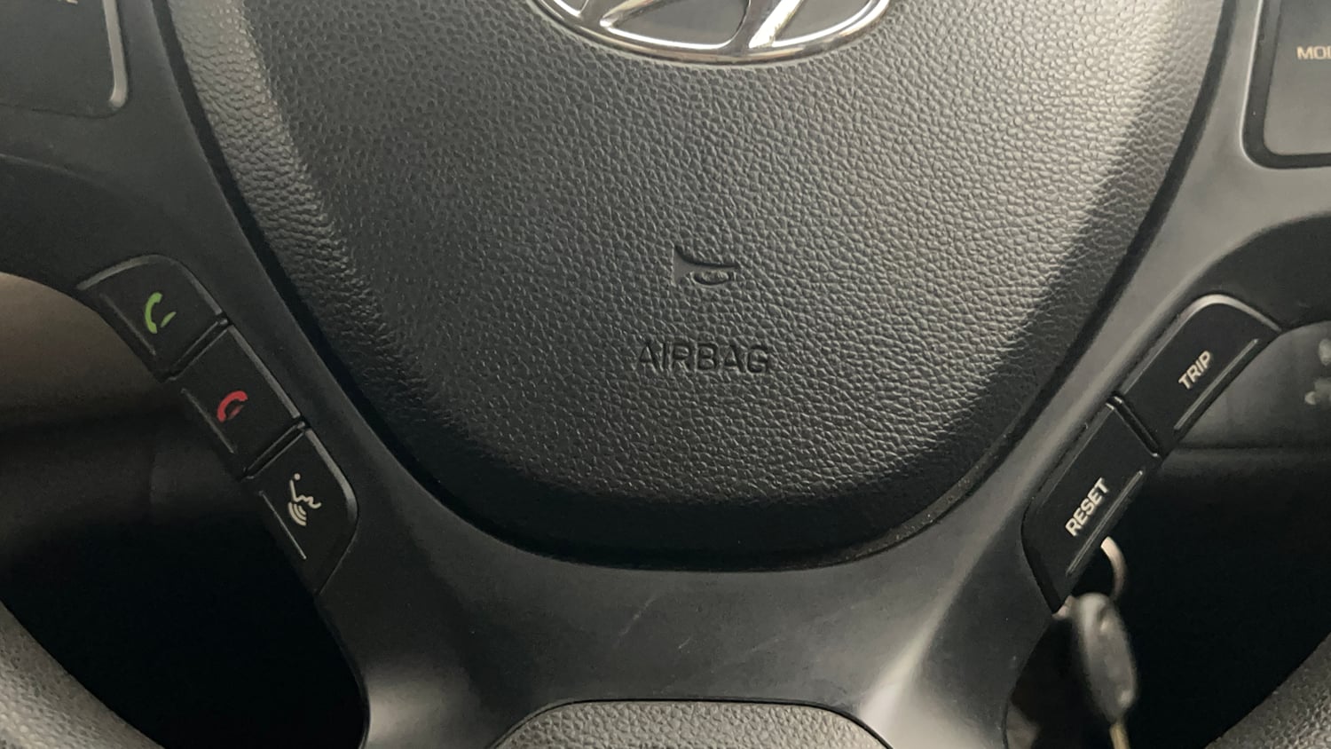Used 2017 Hyundai Grand i10 Sportz (O) 1.2 Kappa VTVT Petrol Manual top_features Airbags
