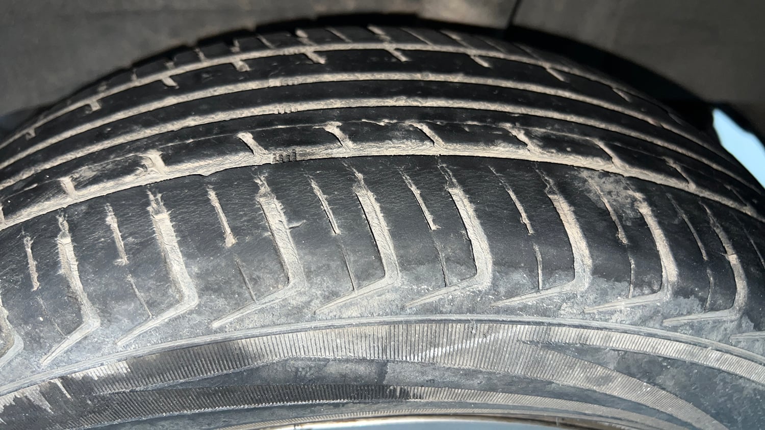 Used 2018 Renault Kwid CLIMBER 1.0 Petrol Manual tyres LEFT REAR TYRE TREAD VIEW