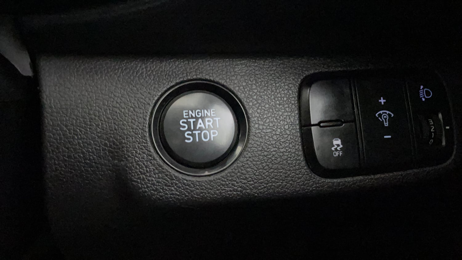 Used 2022 Hyundai Venue SX Plus 1.0 Turbo DCT Petrol Automatic top_features Keyless start