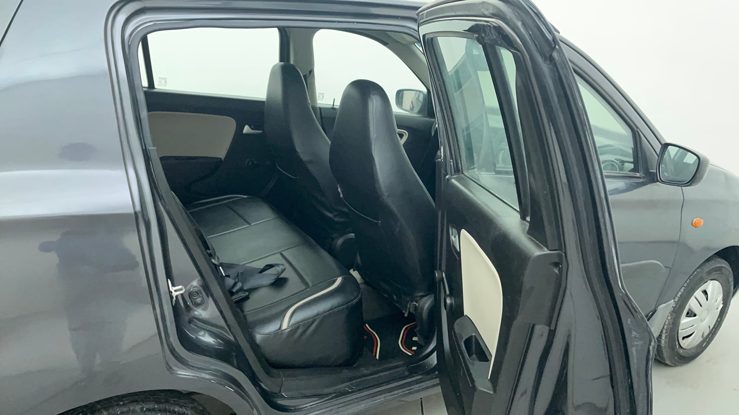 Used 2022 Maruti Suzuki Alto 800 VXi Petrol Manual interior RIGHT SIDE REAR DOOR CABIN VIEW