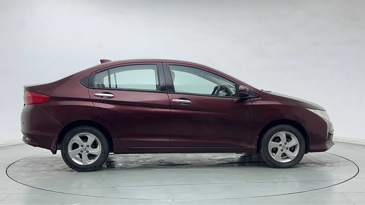 Used 2015 Honda City V Petrol Manual exterior RIGHT SIDE VIEW