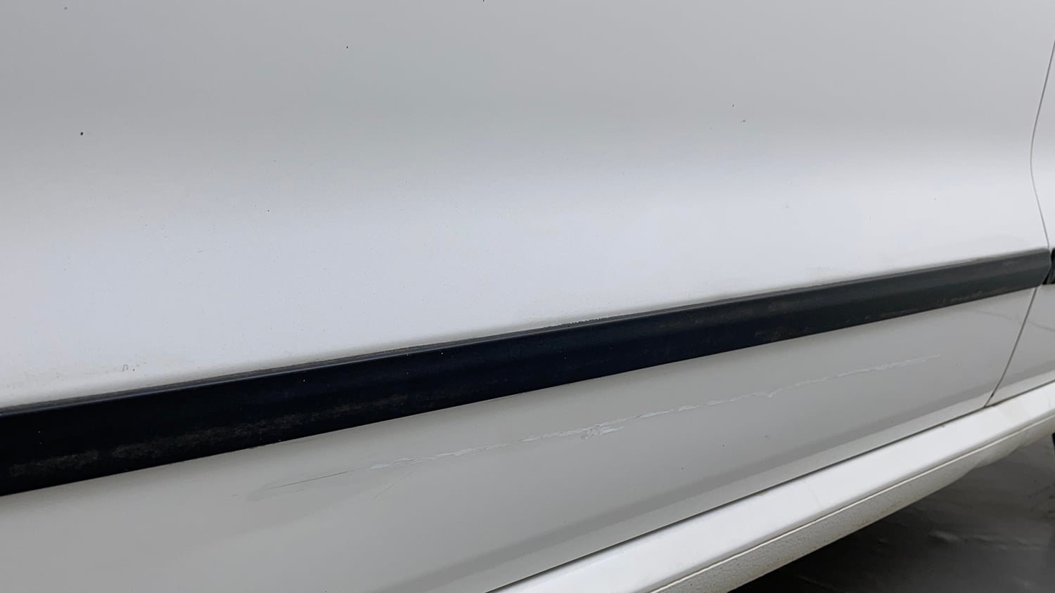 Used 2015 Volkswagen Polo Trendline 1.2L (P) Petrol Manual dents MINOR SCRATCH