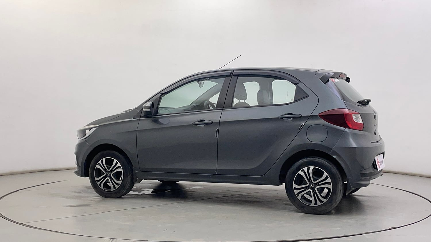 Used 2021 Tata Tiago XZ Petrol Manual exterior LEFT REAR CORNER VIEW