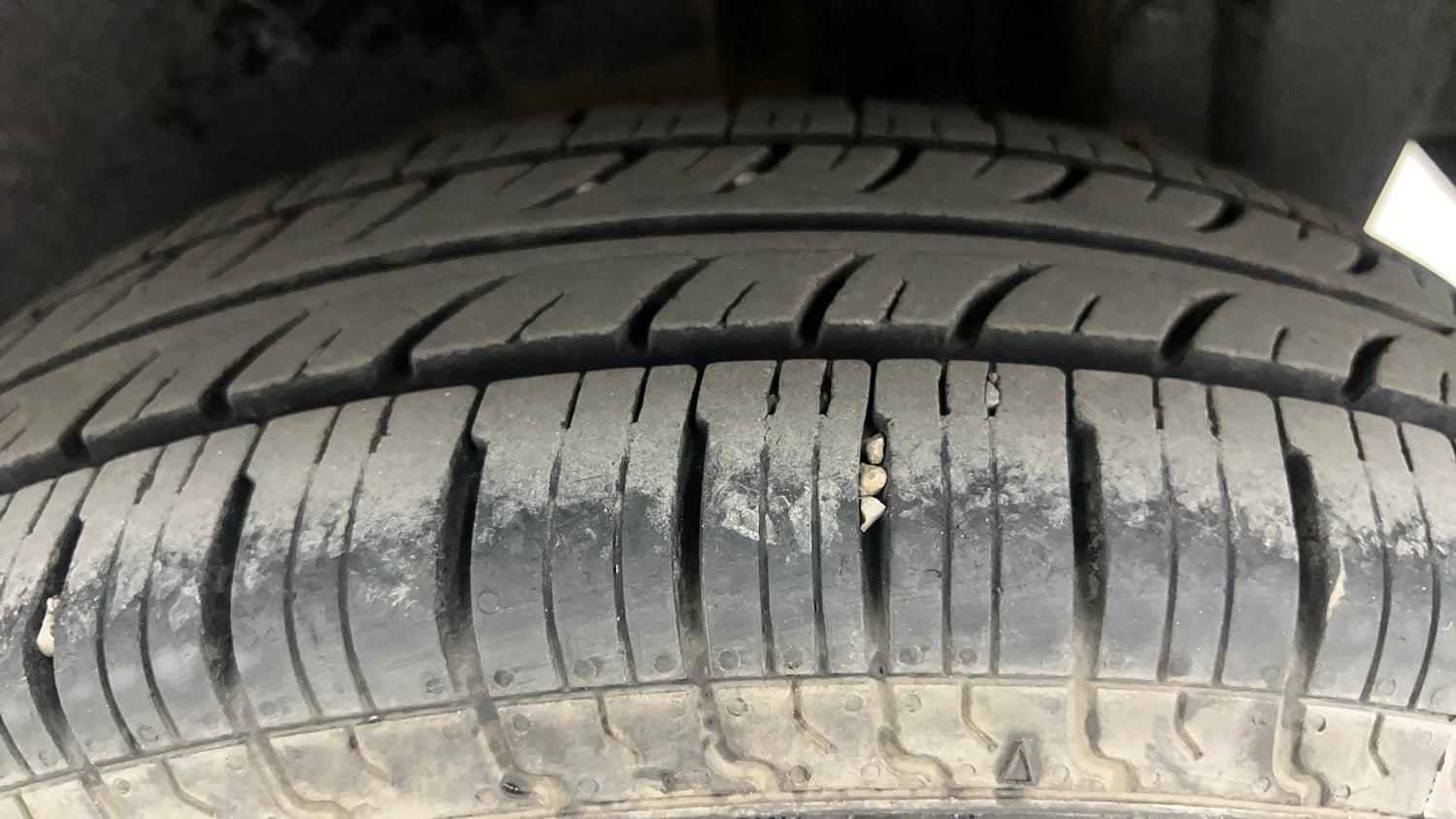 Used 2014 Maruti Suzuki Swift VXi Petrol Manual tyres LEFT REAR TYRE TREAD VIEW