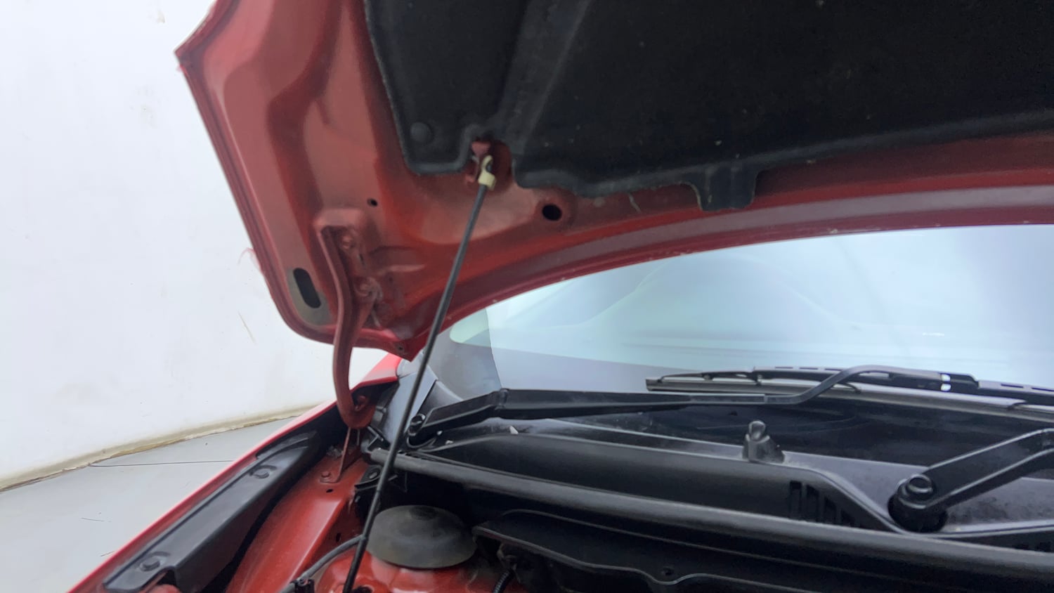 Used 2018 Maruti Suzuki Baleno Alpha 1.2 AT Petrol Automatic engine ENGINE RIGHT SIDE HINGE & APRON VIEW
