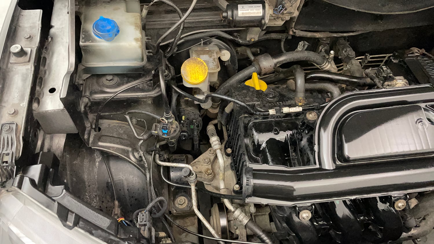 Used 2020 Renault Kwid RXT Petrol Manual engine ENGINE RIGHT SIDE VIEW
