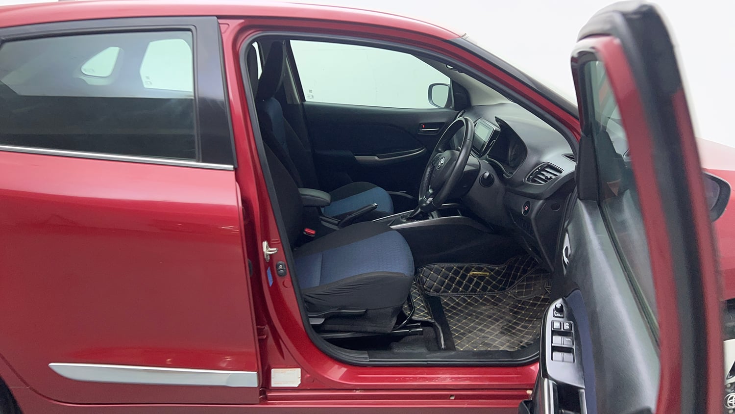 Used 2019 Toyota Glanza V CVT Petrol Automatic interior RIGHT SIDE FRONT DOOR CABIN VIEW