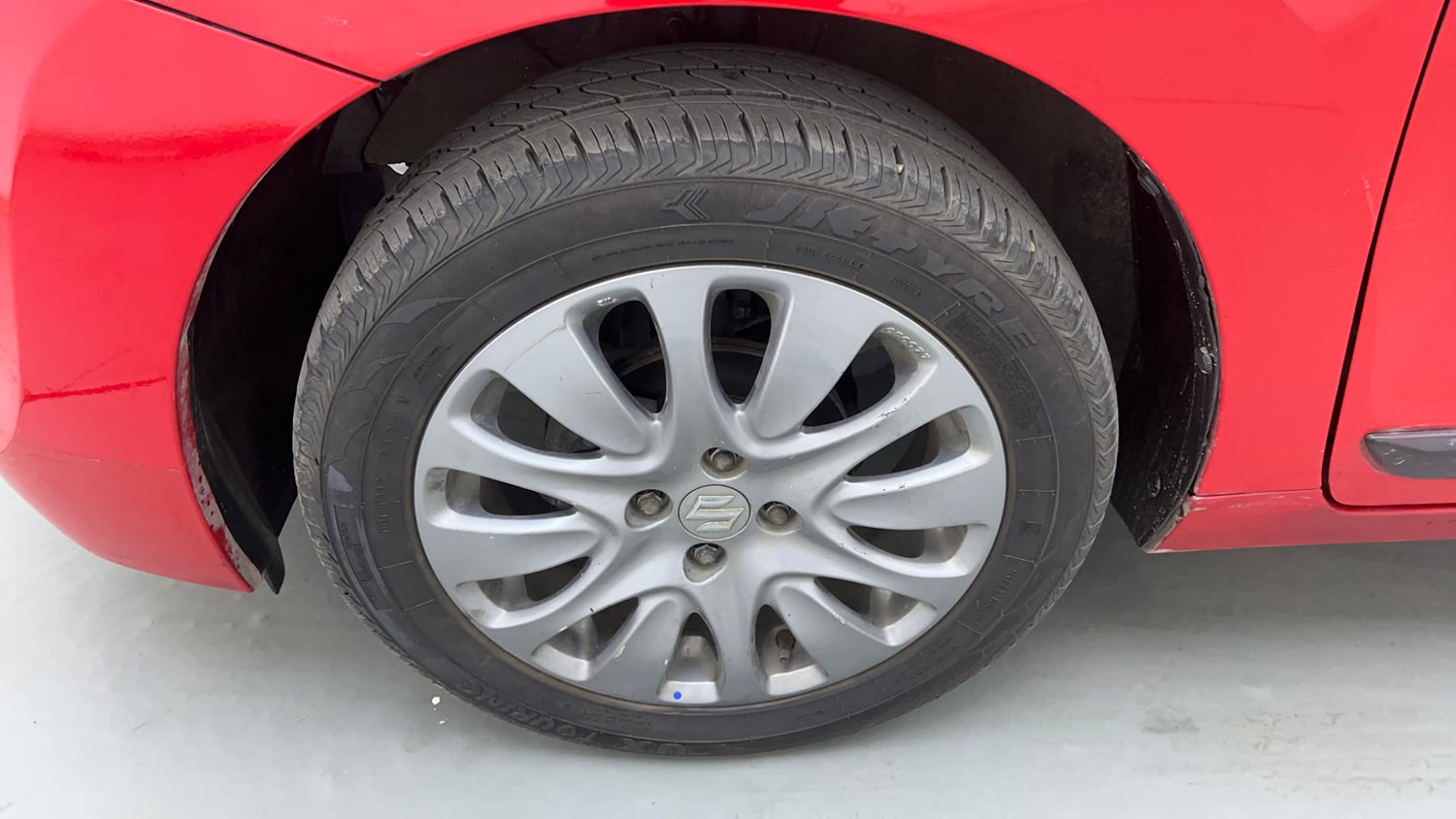 Used 2018 Maruti Suzuki Baleno Alpha 1.2 AT Petrol Automatic tyres LEFT FRONT TYRE RIM VIEW