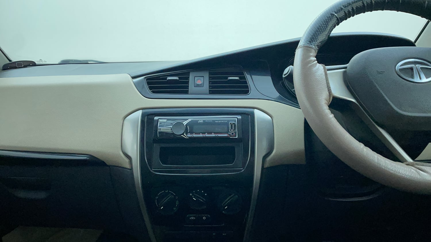 Used 2017 Tata Zest XE Petrol Petrol Manual interior MUSIC SYSTEM & AC CONTROL VIEW