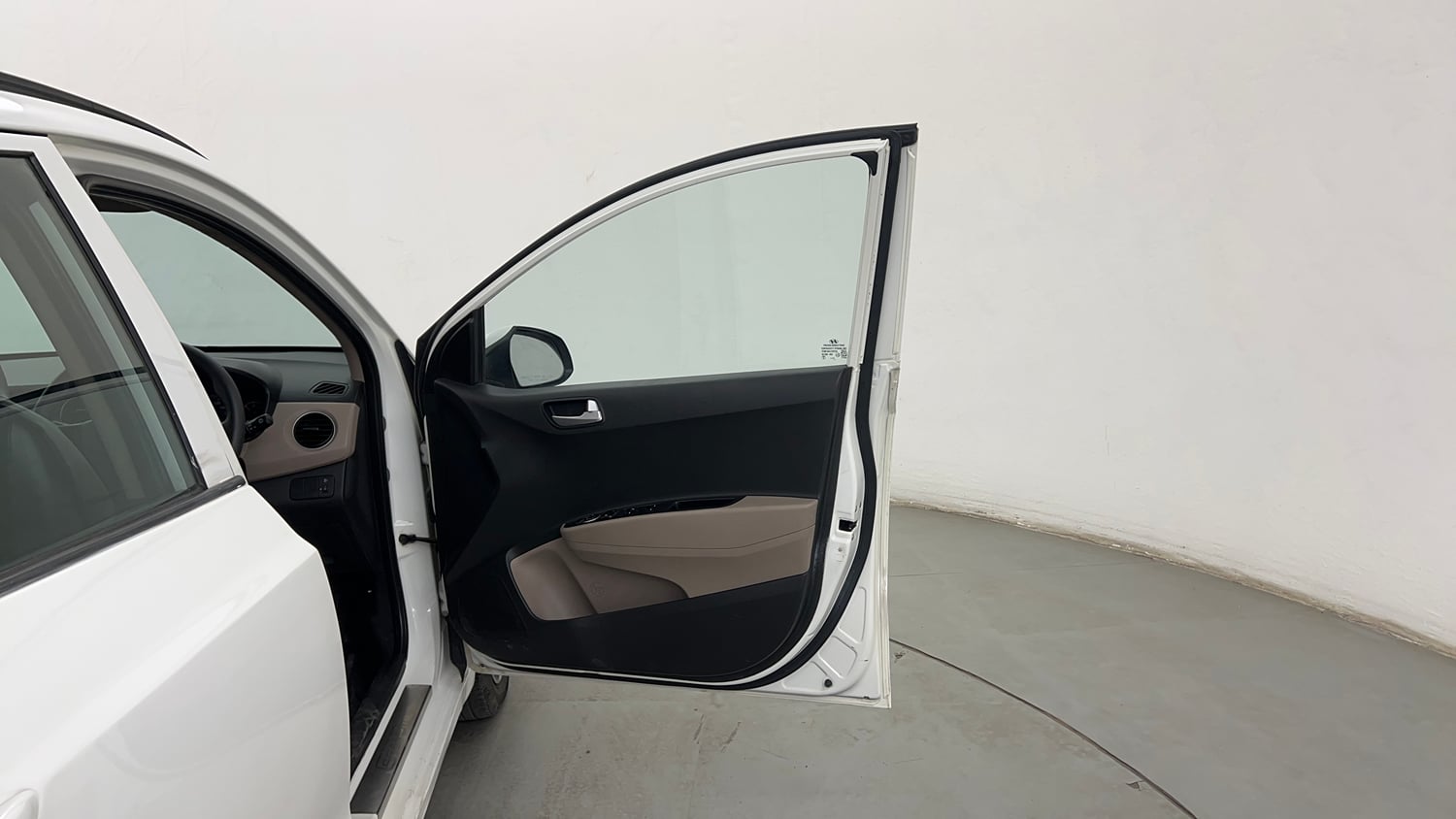 Used 2018 Hyundai Grand i10 Sportz (O) AT 1.2 Kappa VTVT Petrol Automatic interior RIGHT FRONT DOOR OPEN VIEW