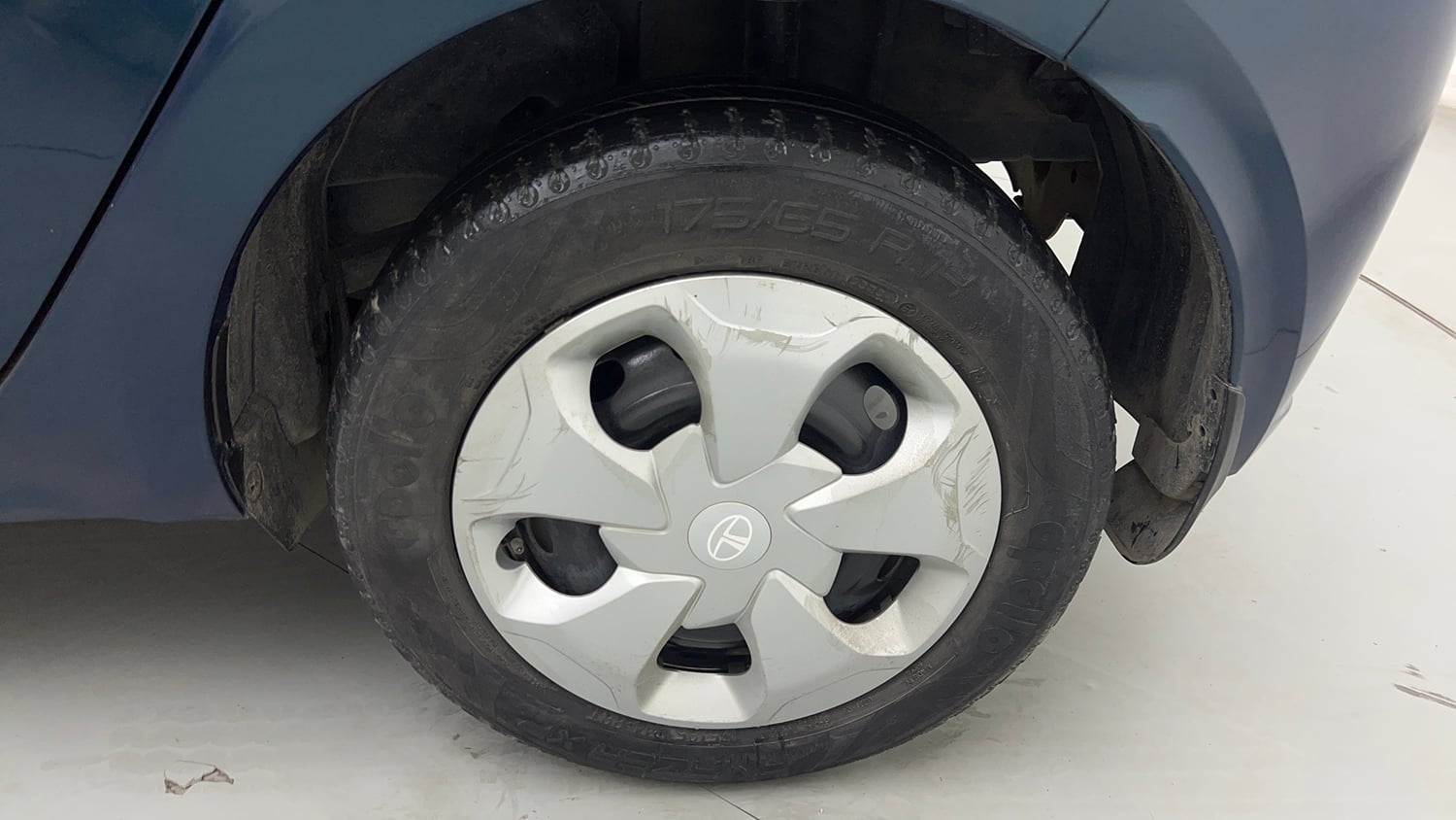 Used 2024 Tata Tiago EV XT Medium Range Electric Automatic tyres LEFT REAR TYRE RIM VIEW