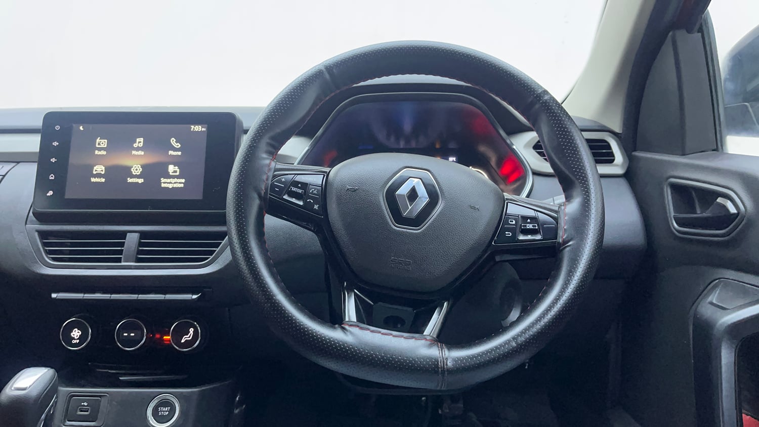 Used 2021 Renault Kiger RXZ Turbo CVT Dual Tone Petrol Automatic interior STEERING VIEW