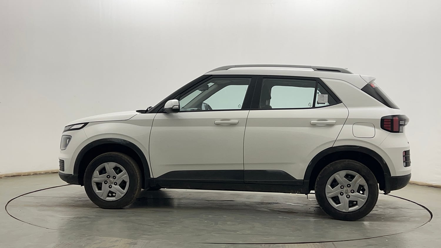 Used 2022 Hyundai Venue SX 1.2 Petrol Petrol Manual exterior LEFT SIDE VIEW