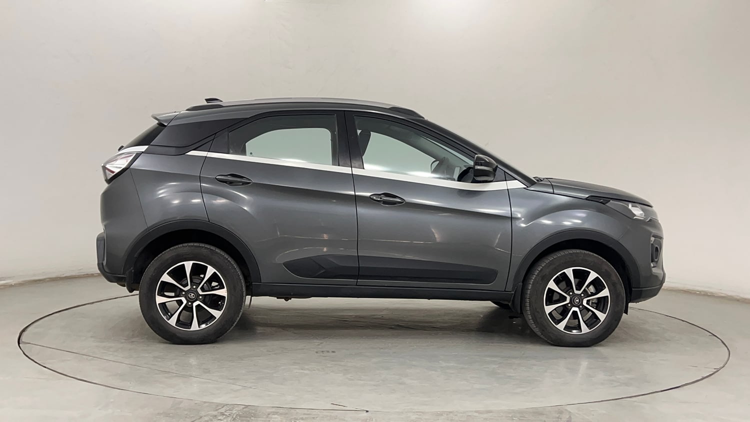 Used 2021 Tata Nexon XZA Plus Petrol Automatic exterior RIGHT SIDE VIEW