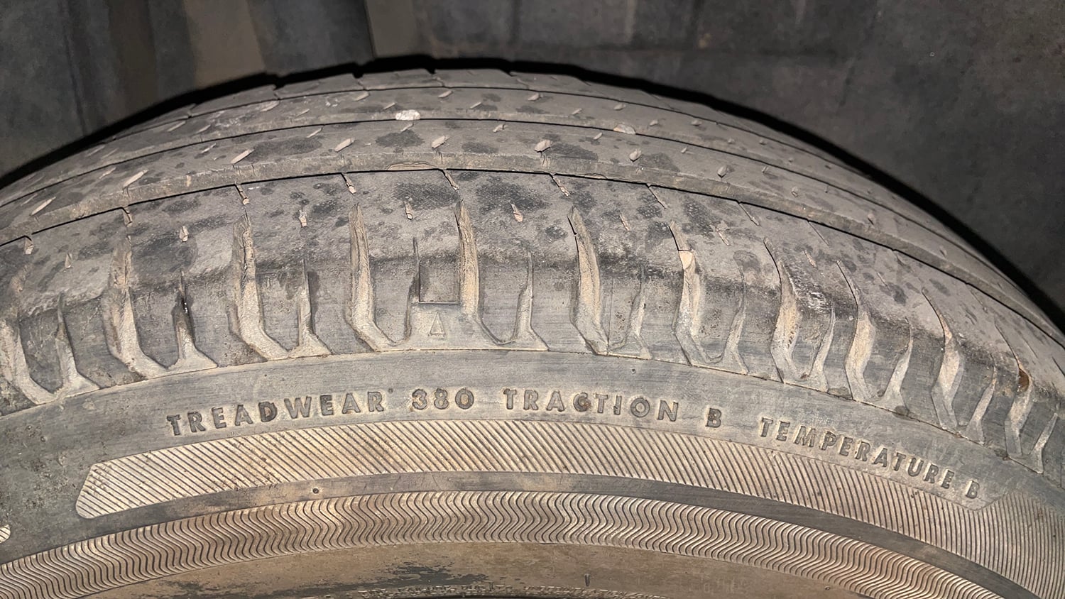 Used 2019 Maruti Suzuki Dzire VXi Petrol Manual tyres RIGHT REAR TYRE TREAD VIEW