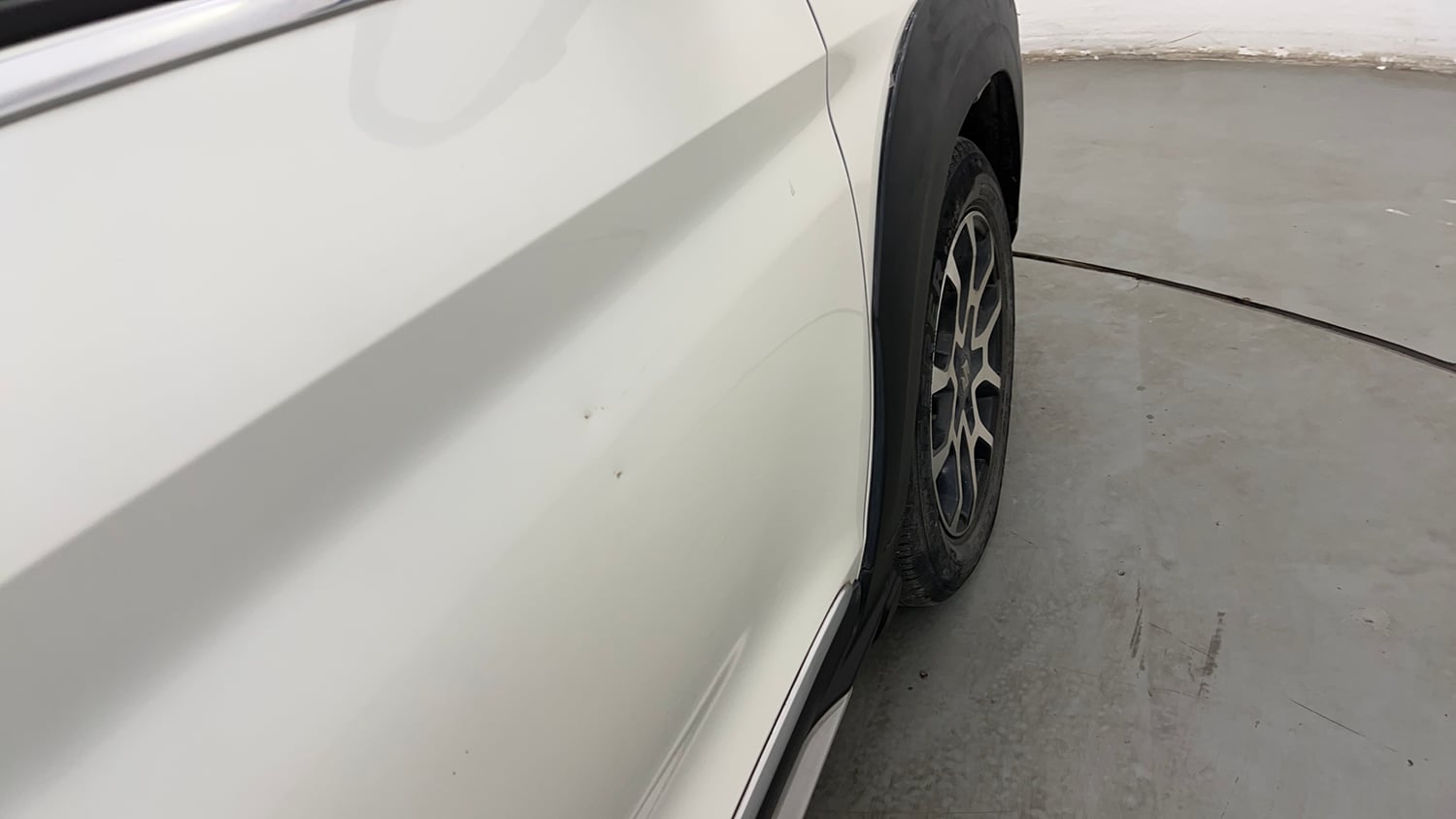 Used 2022 Maruti Suzuki XL6 Alpha MT Petrol Petrol Manual dents MINOR SCRATCH