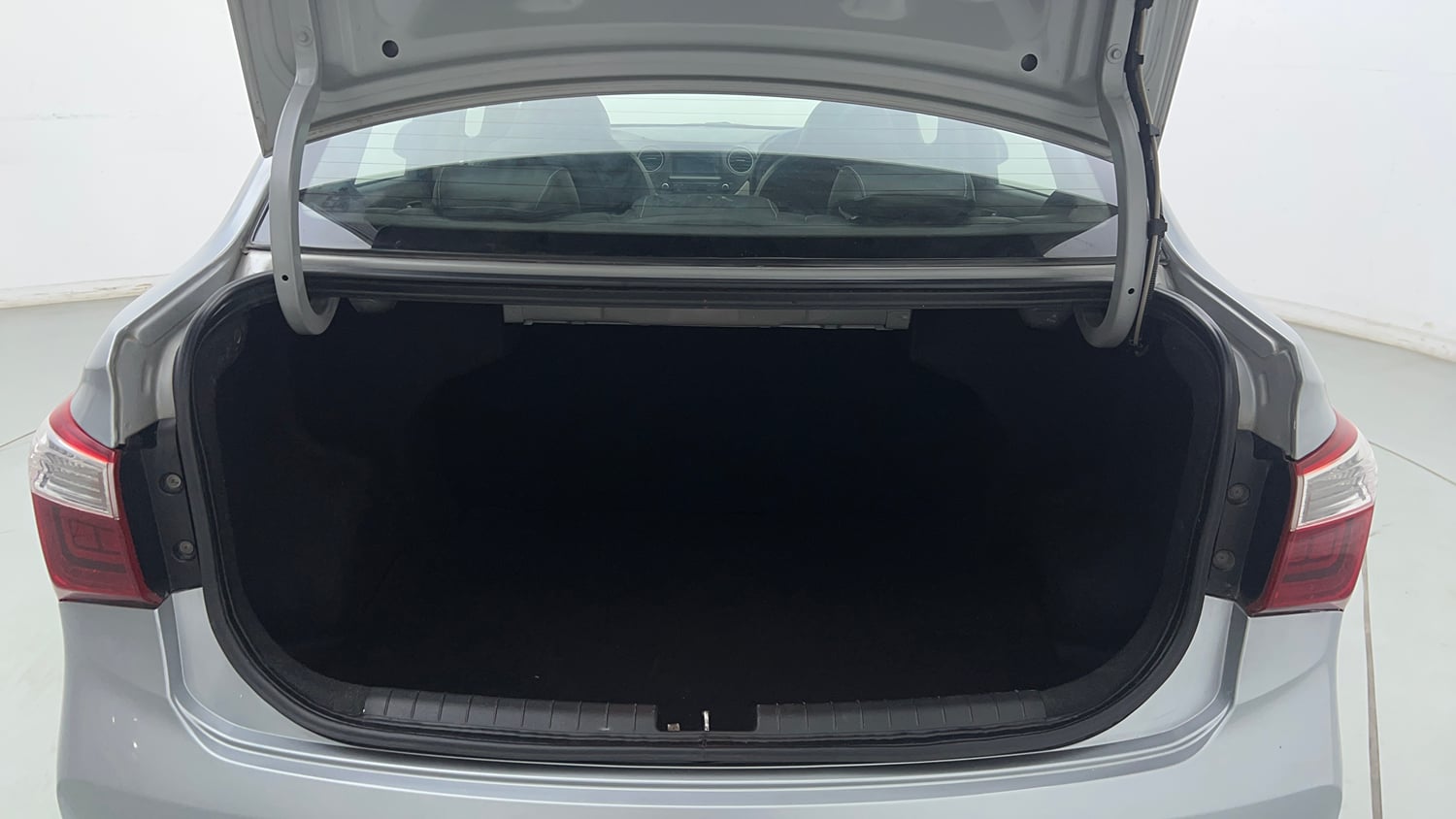 Used 2019 Hyundai Xcent SX Petrol Manual interior DICKY INSIDE VIEW
