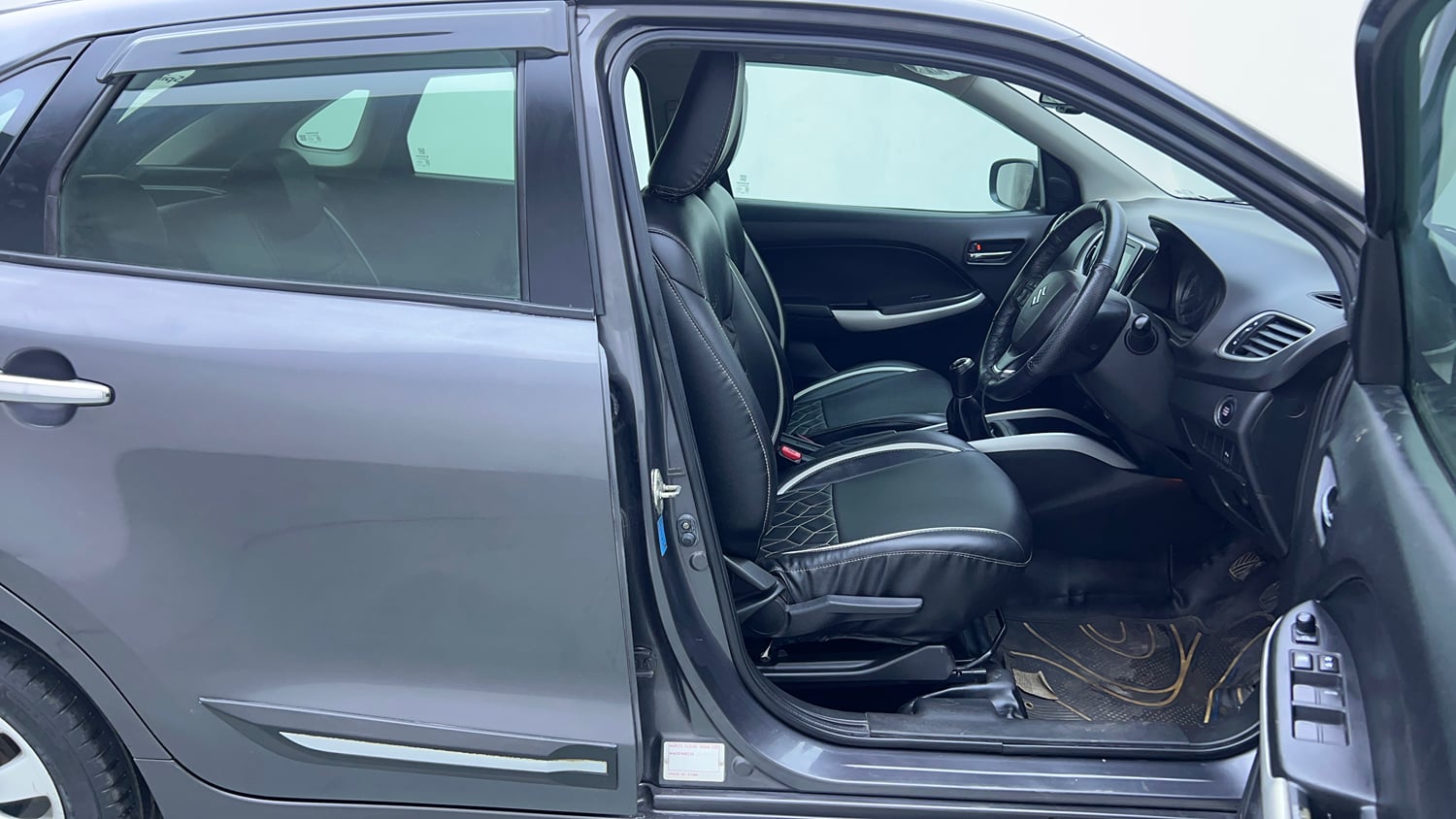 Used 2016 Maruti Suzuki Baleno Alpha 1.2 Petrol Manual interior RIGHT SIDE FRONT DOOR CABIN VIEW