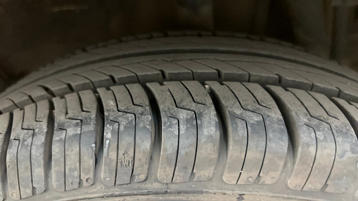 Used 2020 Tata Tiago XZA Plus Petrol Automatic tyres LEFT REAR TYRE TREAD VIEW