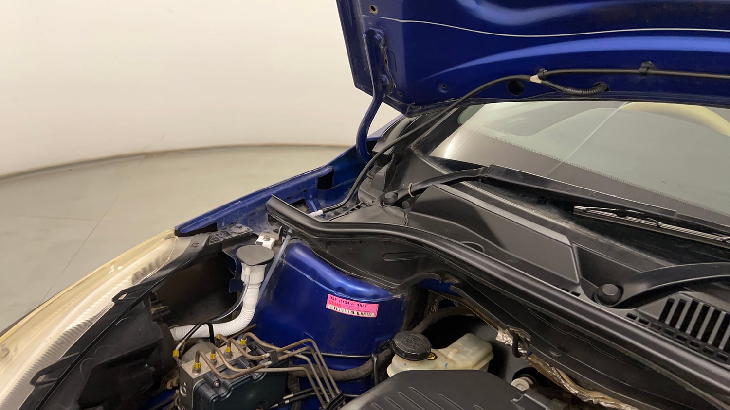 Used 2020 Tata Zest XT Petrol Petrol Manual engine ENGINE RIGHT SIDE HINGE & APRON VIEW