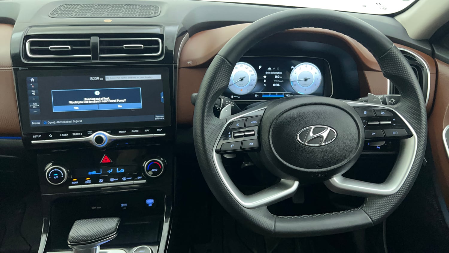 Used 2024 Hyundai Alcazar Signature (O) 7 STR 1.5 Petrol DCT Petrol Automatic interior STEERING VIEW