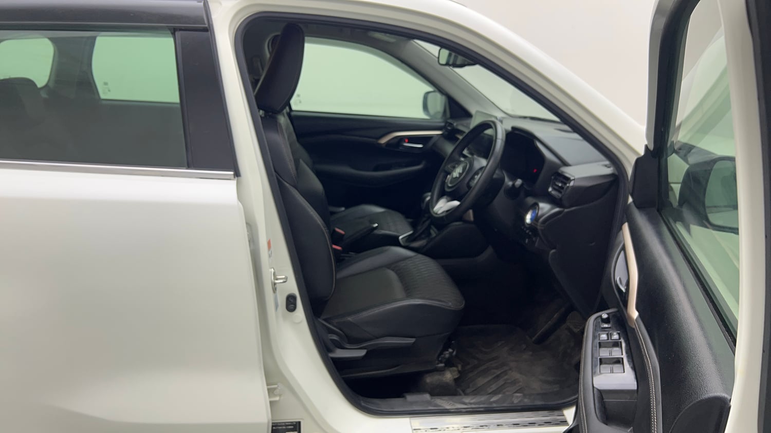 Used 2023 Maruti Suzuki Grand Vitara Alpha Plus Intelligent Hybrid eCVT Hybrid Automatic interior RIGHT SIDE FRONT DOOR CABIN VIEW