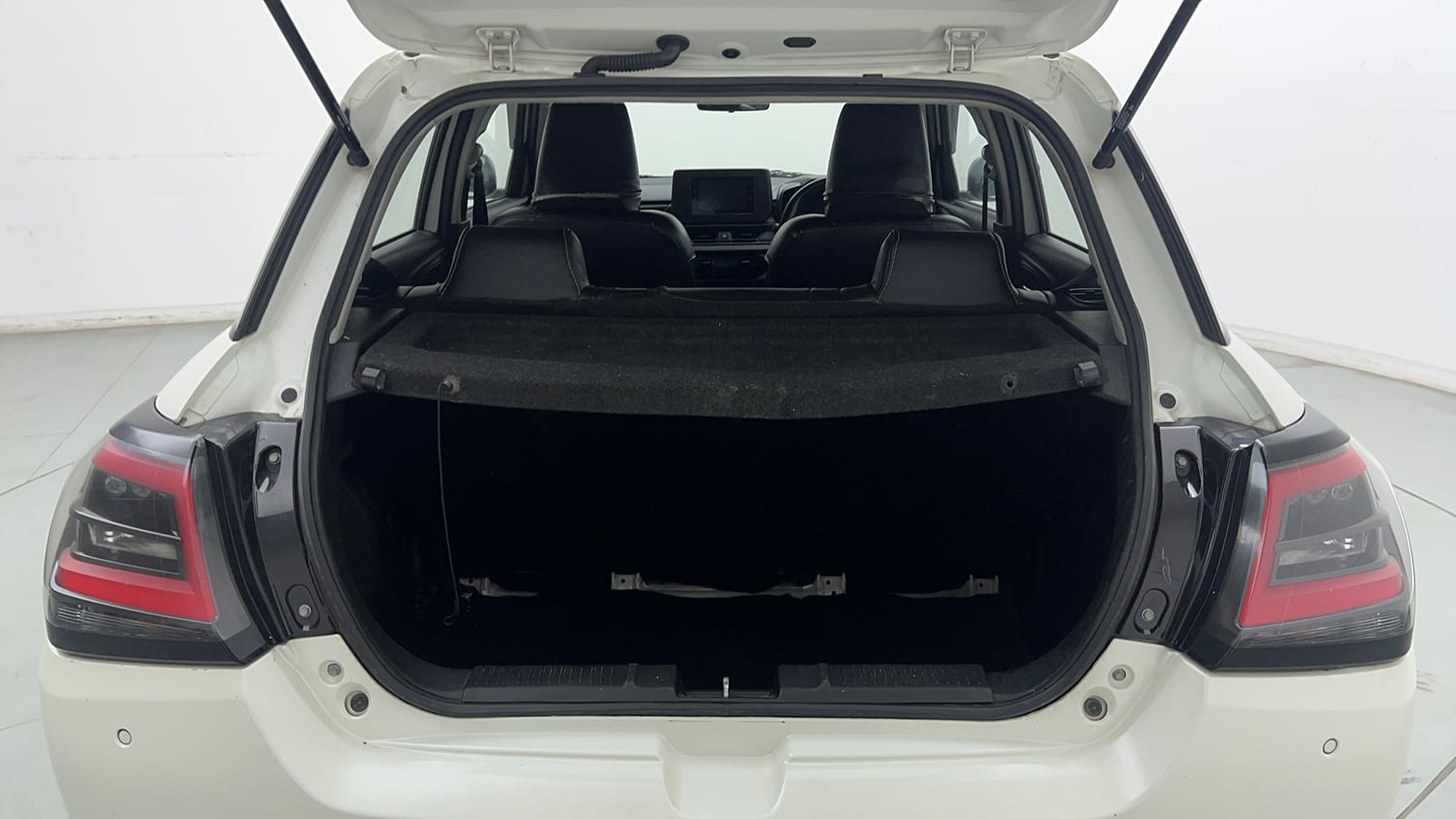 Used 2024 Maruti Suzuki Swift VXi (O) AMT Petrol Automatic interior DICKY INSIDE VIEW