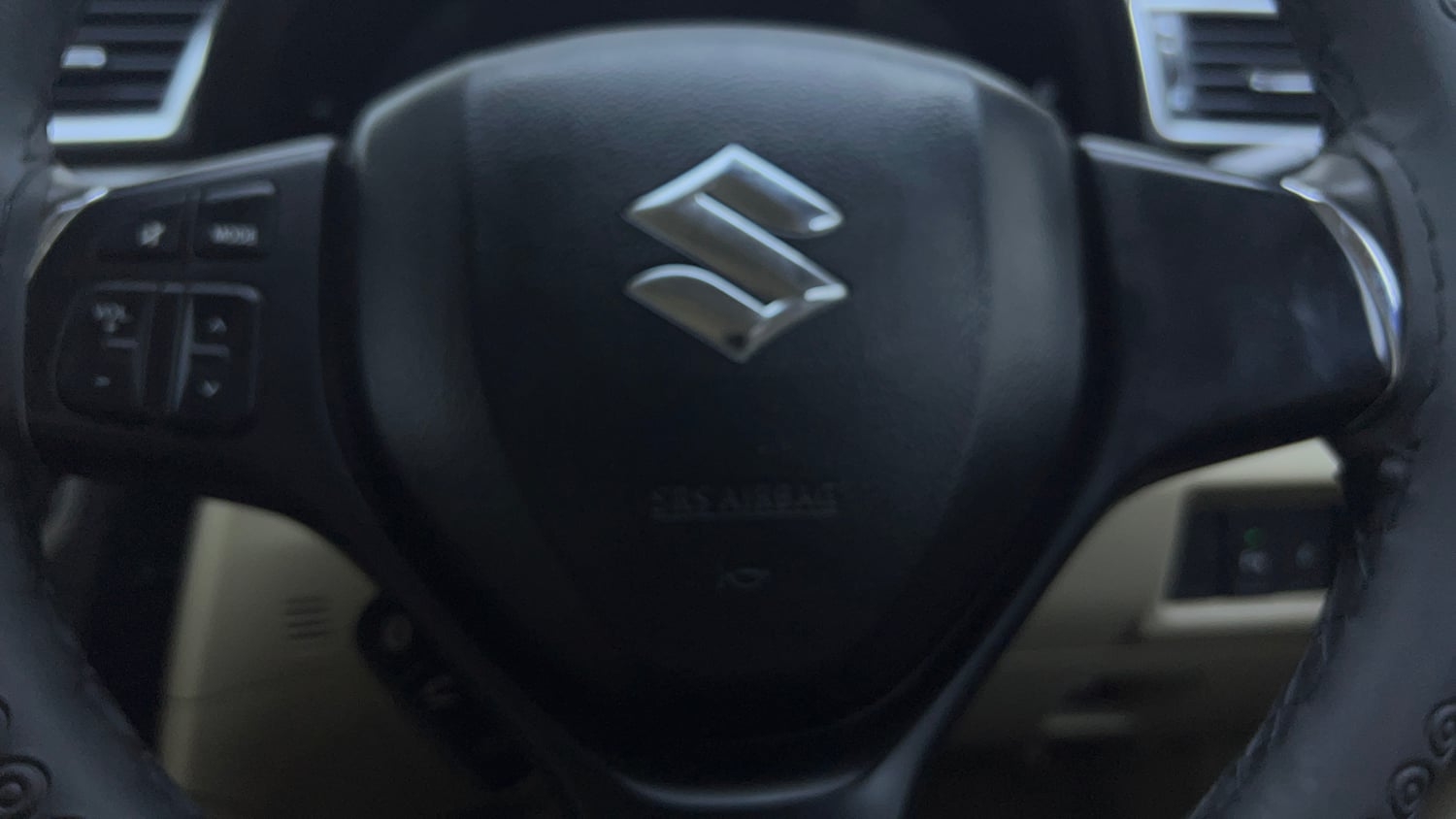 Used 2017 Maruti Suzuki Ciaz Zeta 1.4 AT Petrol Automatic top_features Airbags