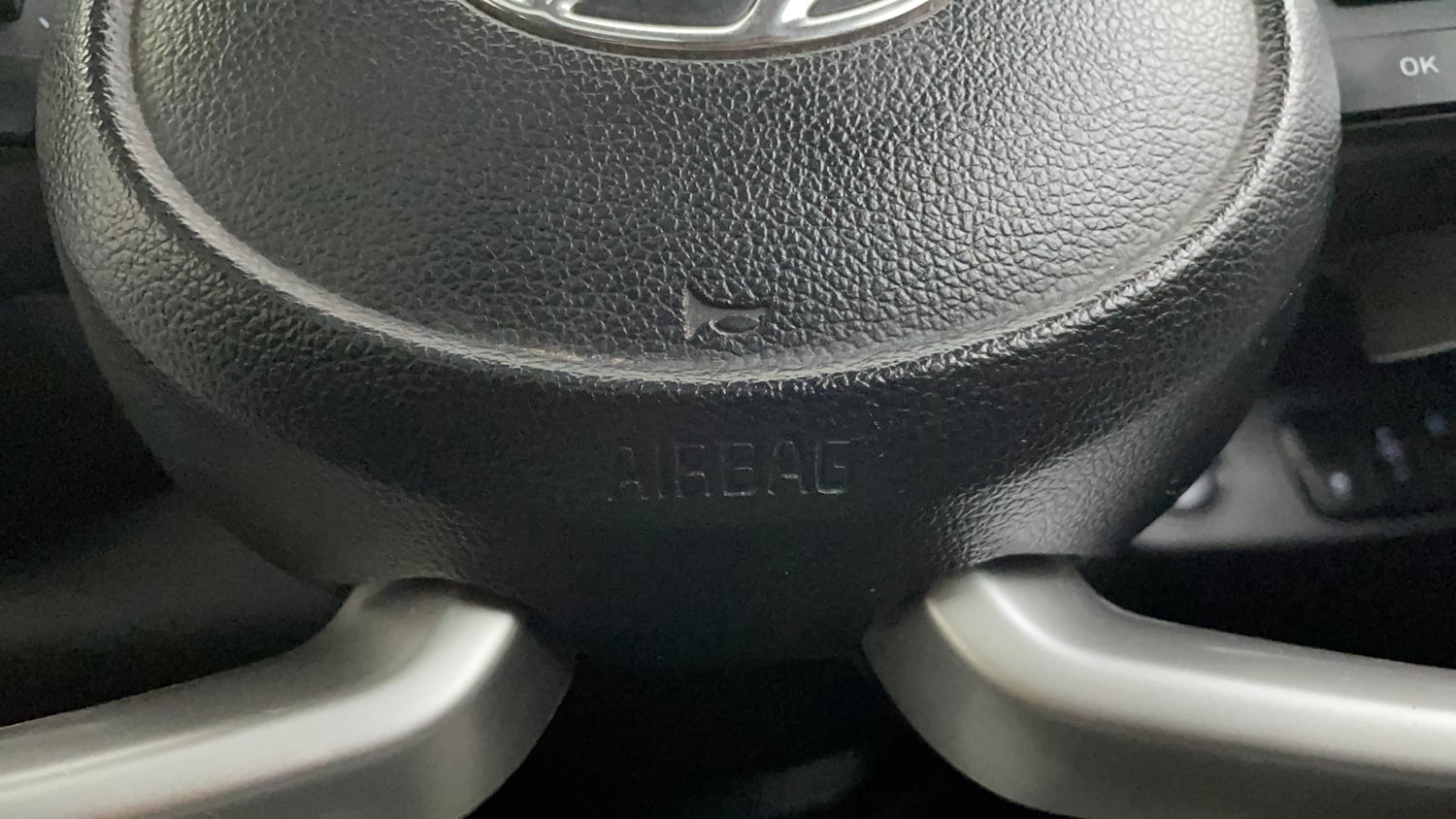 Used 2022 Hyundai Venue SX Plus 1.0 Turbo DCT Petrol Automatic top_features Airbags