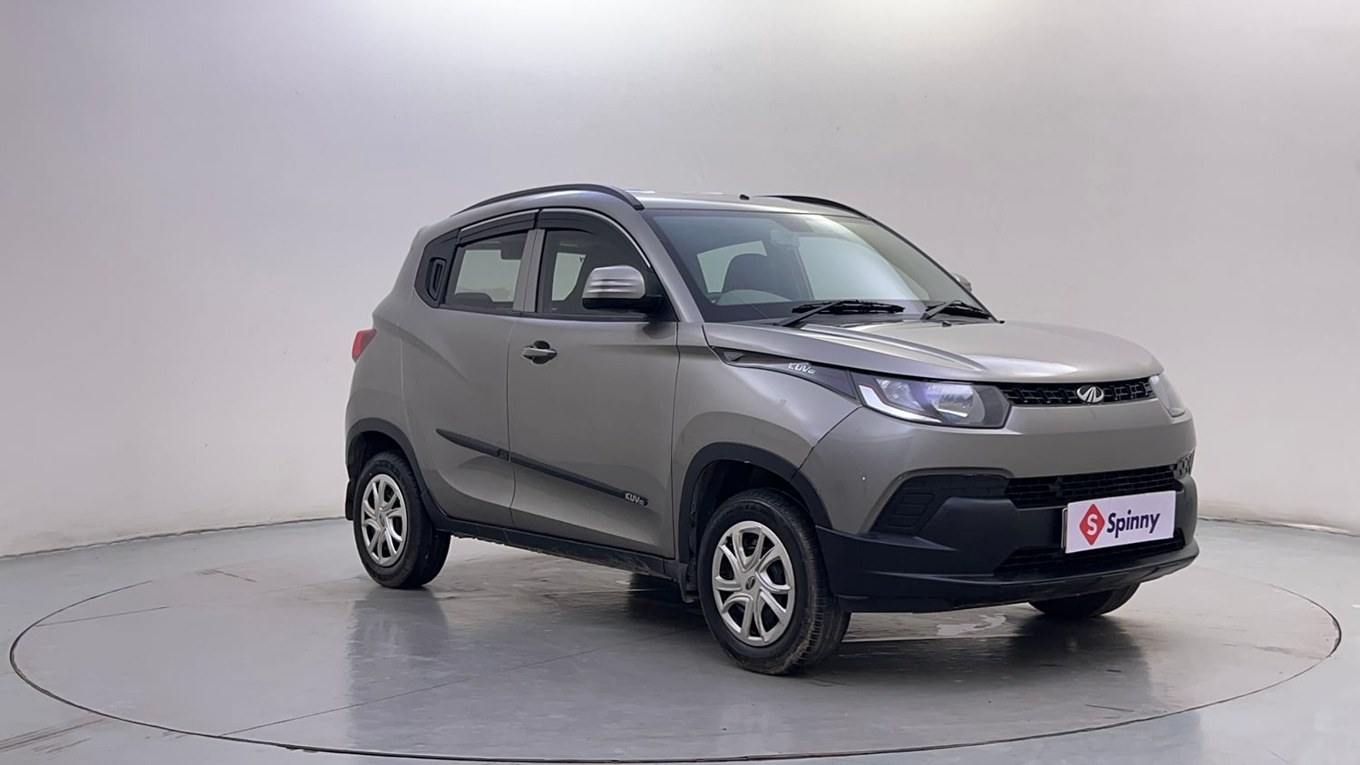 Used 2017 Mahindra KUV100 K4 6 STR Petrol Manual exterior RIGHT FRONT CORNER VIEW