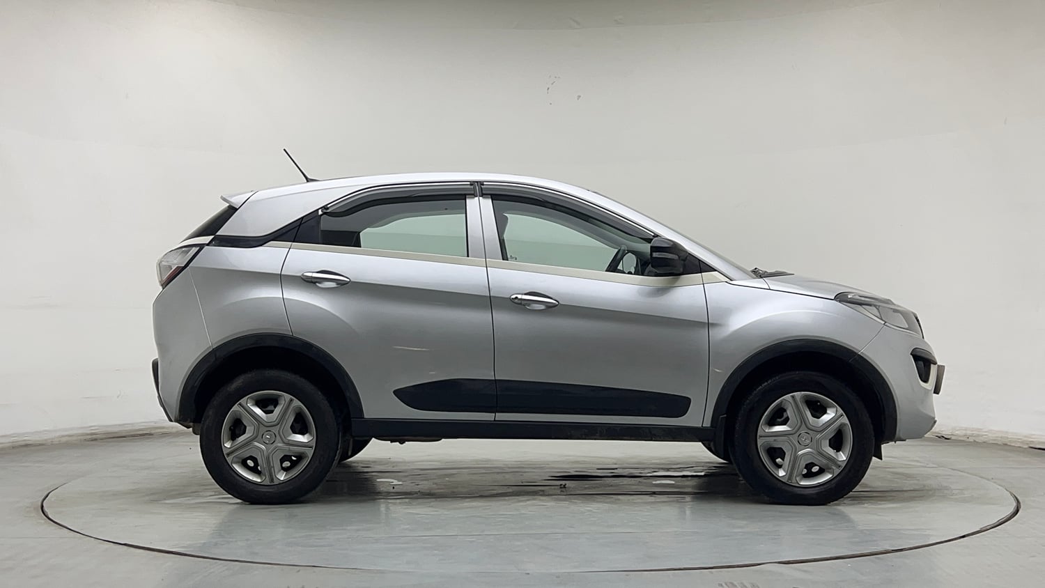 Used 2019 Tata Nexon XMA Petrol Petrol Automatic exterior RIGHT SIDE VIEW