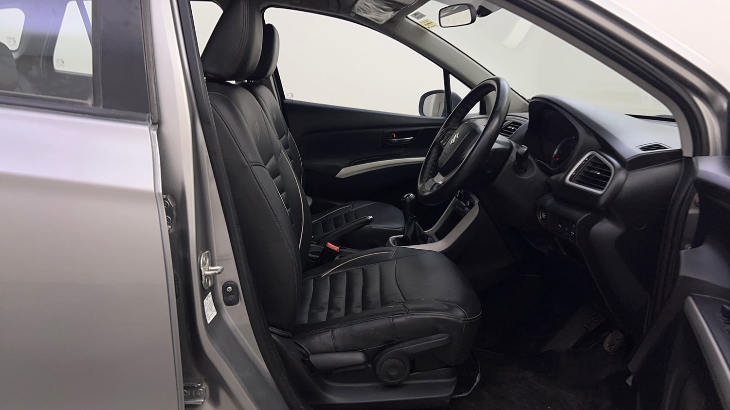 Used 2016 Maruti Suzuki S-Cross Zeta 1.3 Diesel Manual interior RIGHT SIDE FRONT DOOR CABIN VIEW