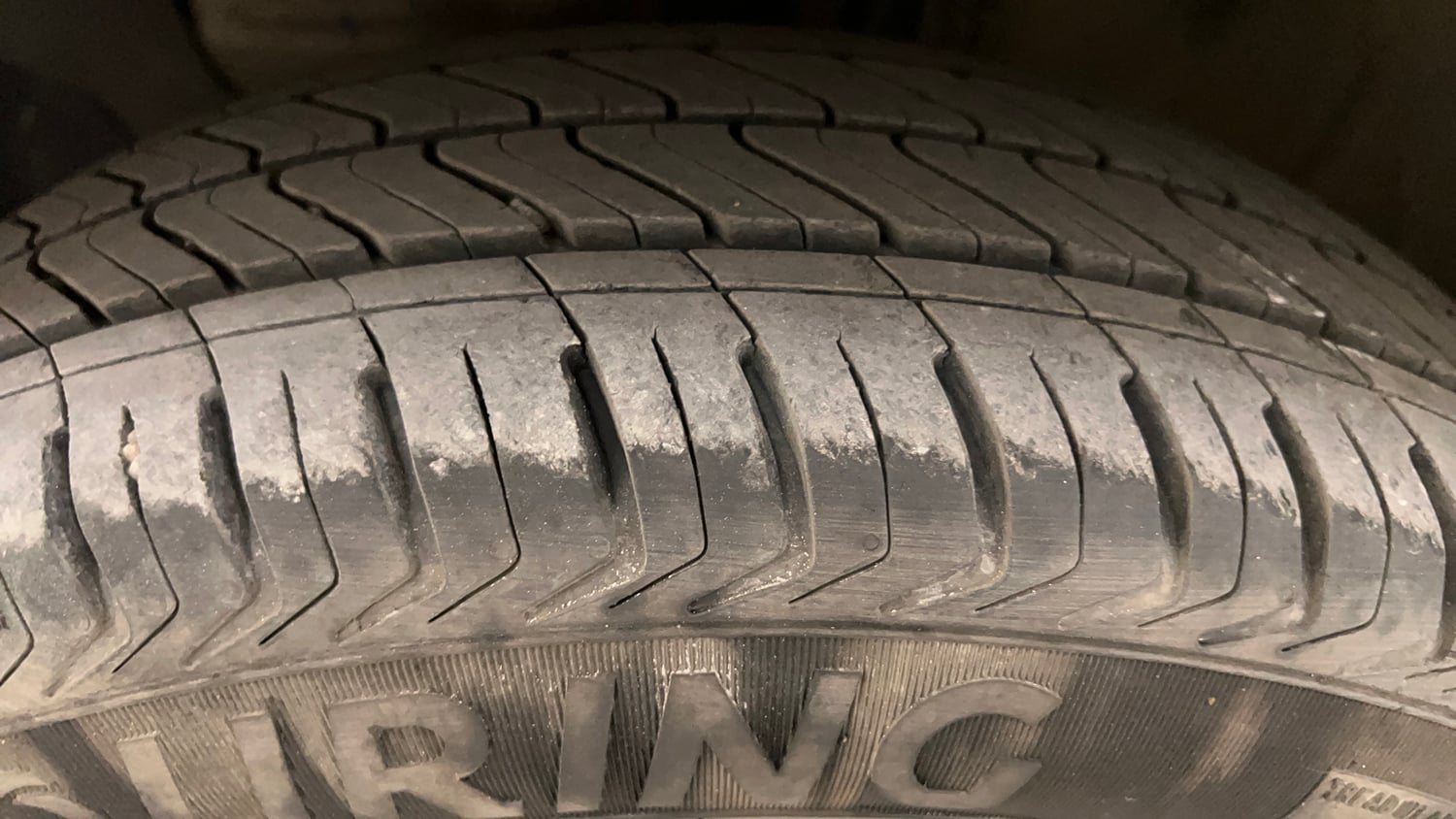 Used 2020 Hyundai Elite i20 Sportz Plus 1.2 Petrol Manual tyres LEFT FRONT TYRE TREAD VIEW