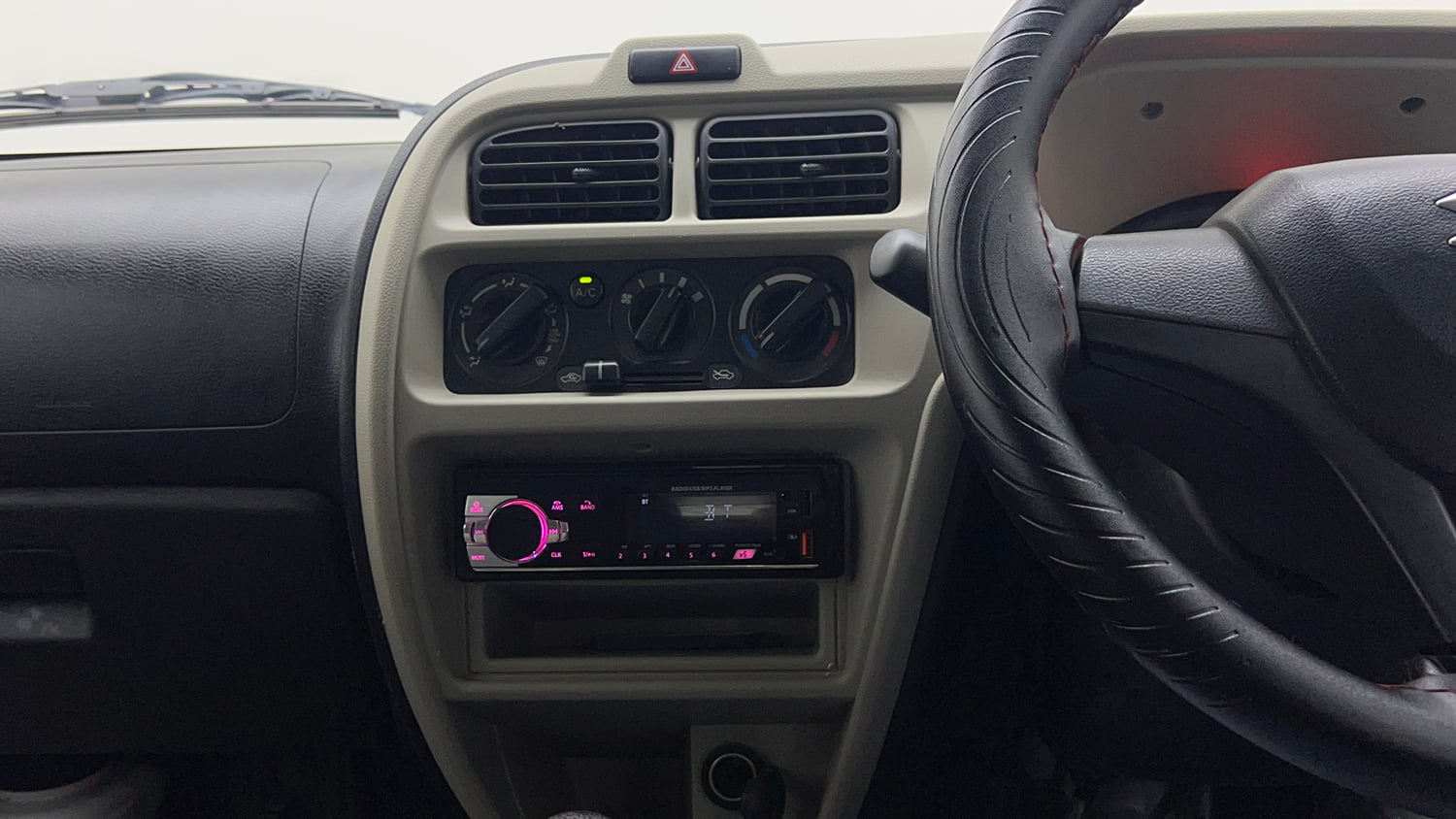 Used 2024 Maruti Suzuki Eeco 5 STR AC (O) CNG Cng Manual interior MUSIC SYSTEM & AC CONTROL VIEW