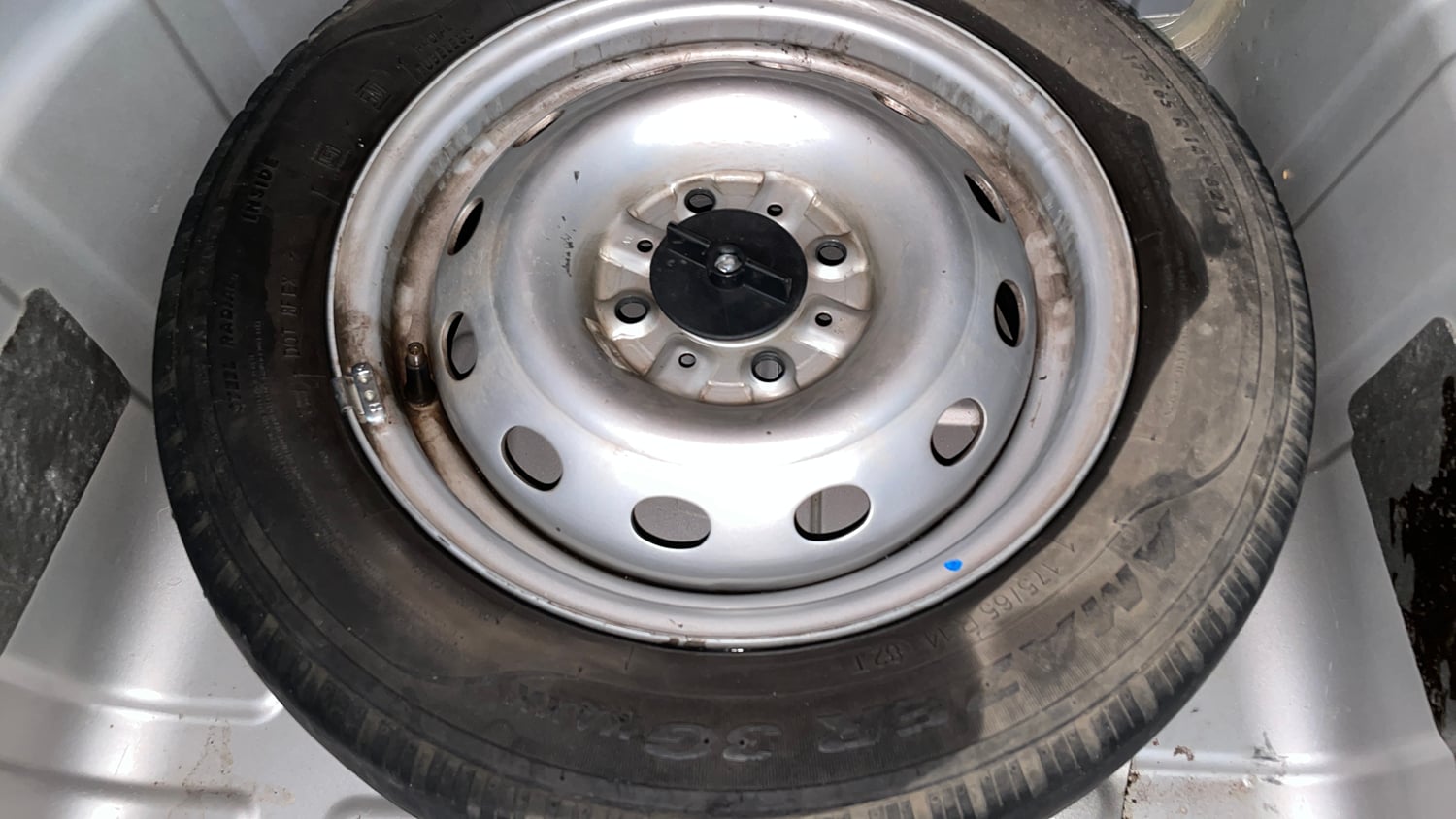 Used 2017 Tata Zest XE Petrol Petrol Manual tyres SPARE TYRE VIEW