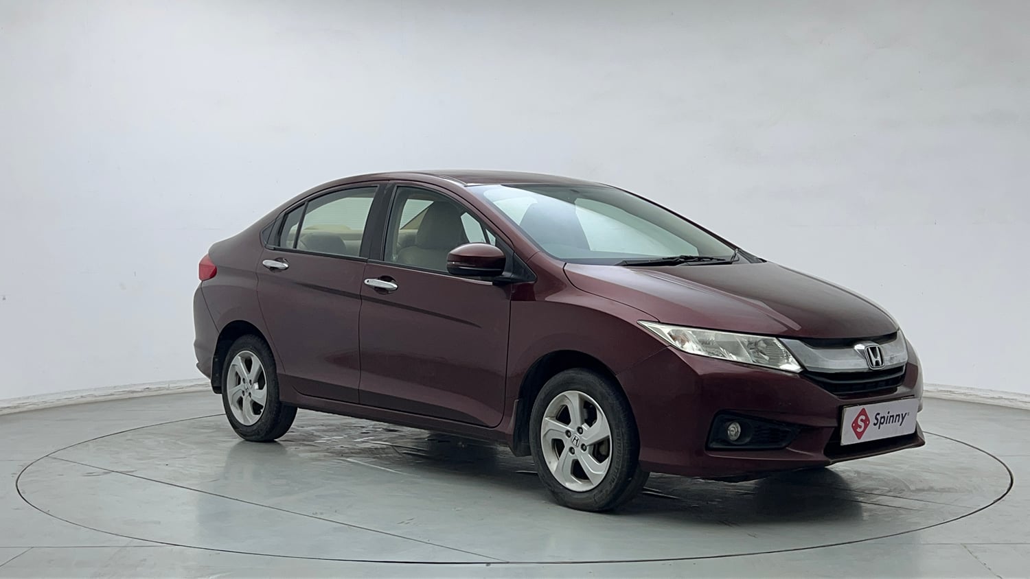 Used 2015 Honda City V Petrol Manual exterior RIGHT FRONT CORNER VIEW