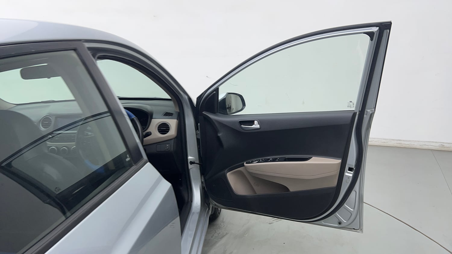 Used 2019 Hyundai Xcent SX Petrol Manual interior RIGHT FRONT DOOR OPEN VIEW