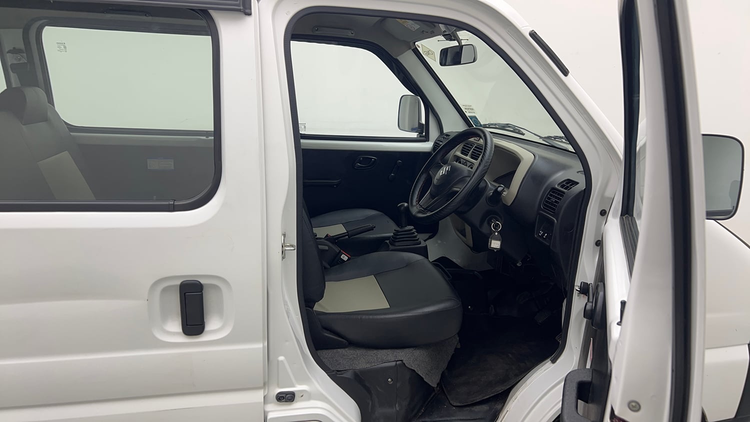 Used 2024 Maruti Suzuki Eeco 5 STR AC (O) CNG Cng Manual interior RIGHT SIDE FRONT DOOR CABIN VIEW
