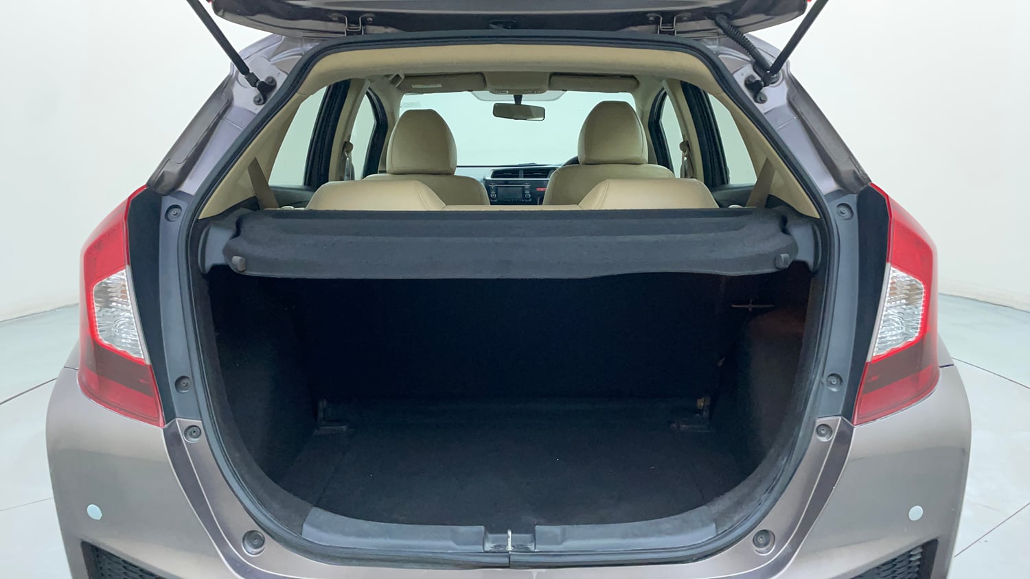 Used 2016 Honda Jazz V AT Petrol Petrol Automatic interior DICKY INSIDE VIEW