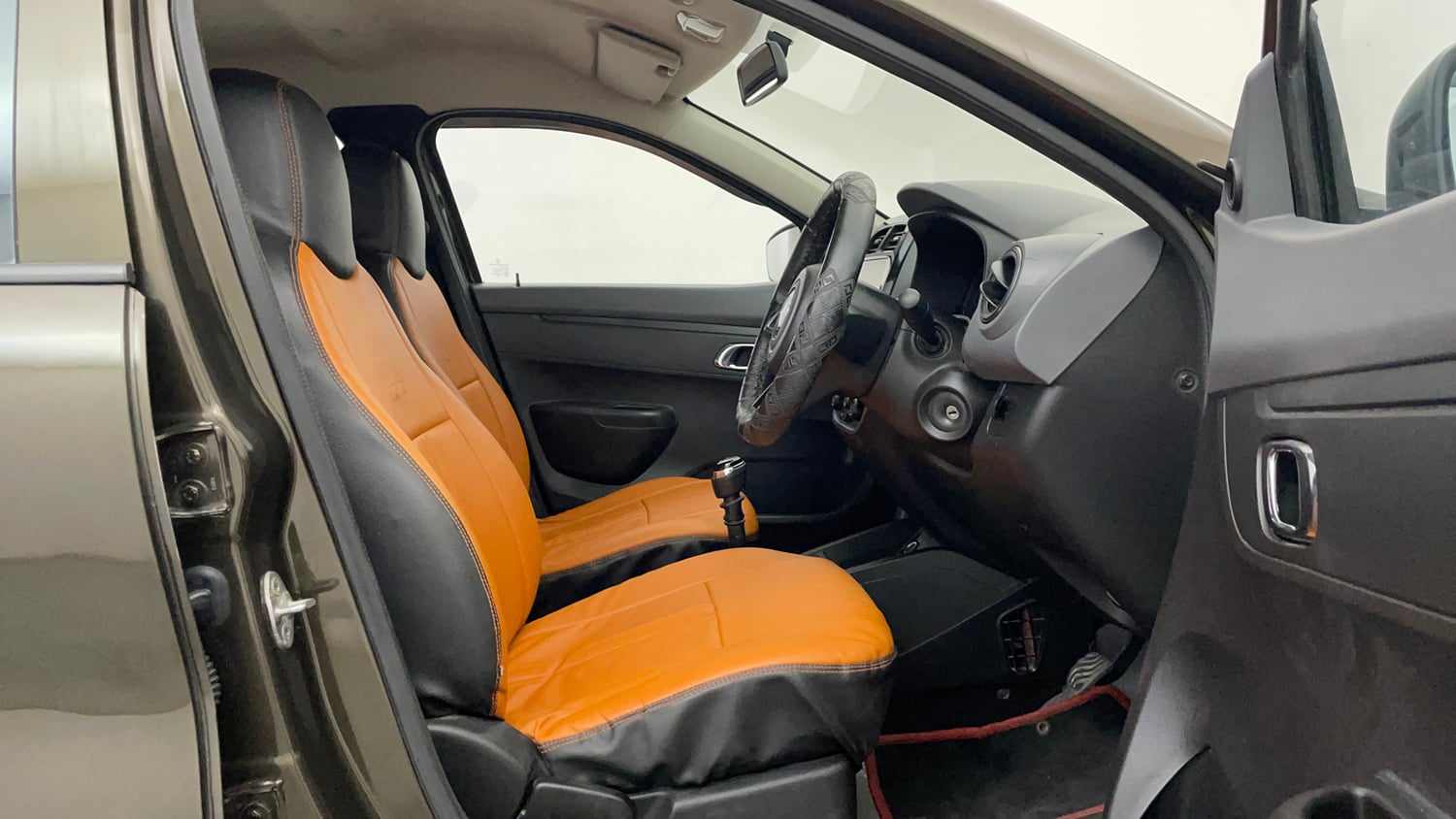 Used 2020 Renault Kwid RXT Petrol Manual interior RIGHT SIDE FRONT DOOR CABIN VIEW