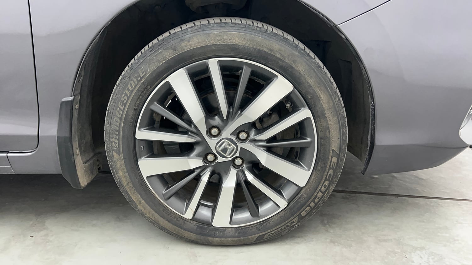 Used 2021 Honda City VX Petrol Petrol Manual tyres RIGHT FRONT TYRE RIM VIEW