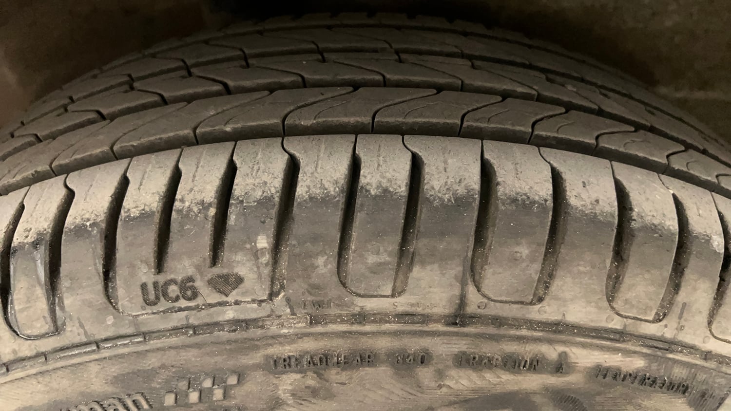 Used 2015 Maruti Suzuki Ritz Zxi BS-IV Petrol Manual tyres RIGHT REAR TYRE TREAD VIEW