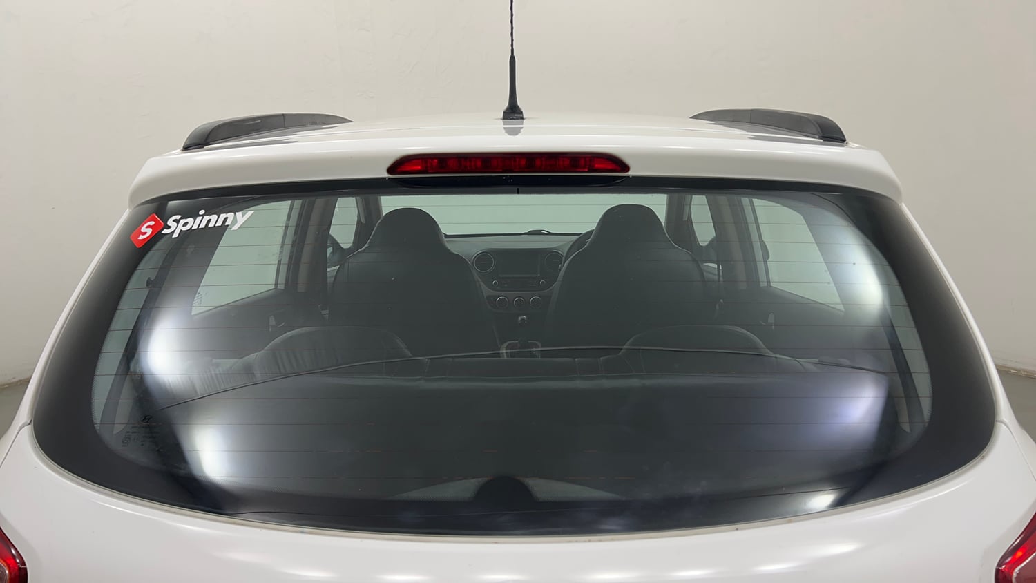 Used 2018 Hyundai Grand i10 Sportz (O) AT 1.2 Kappa VTVT Petrol Automatic exterior BACK WINDSHIELD VIEW