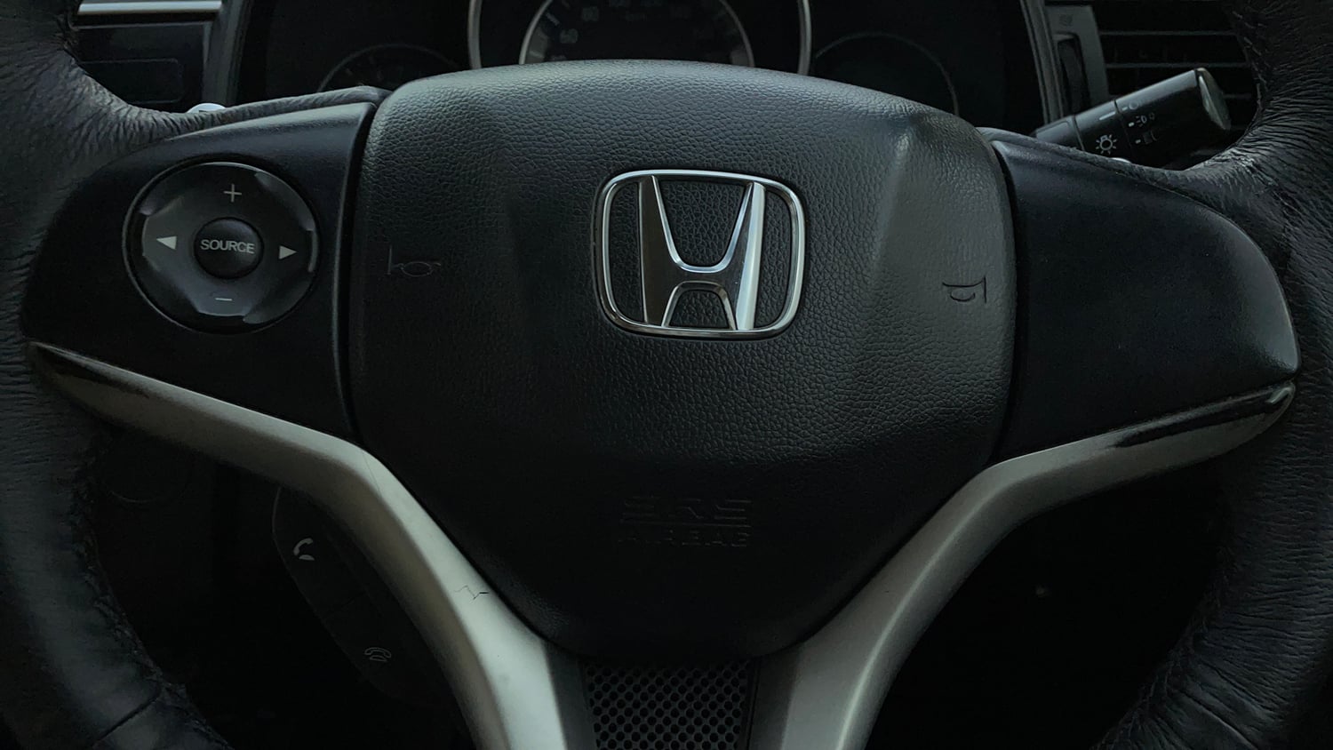 Used 2016 Honda Jazz V AT Petrol Petrol Automatic top_features Airbags