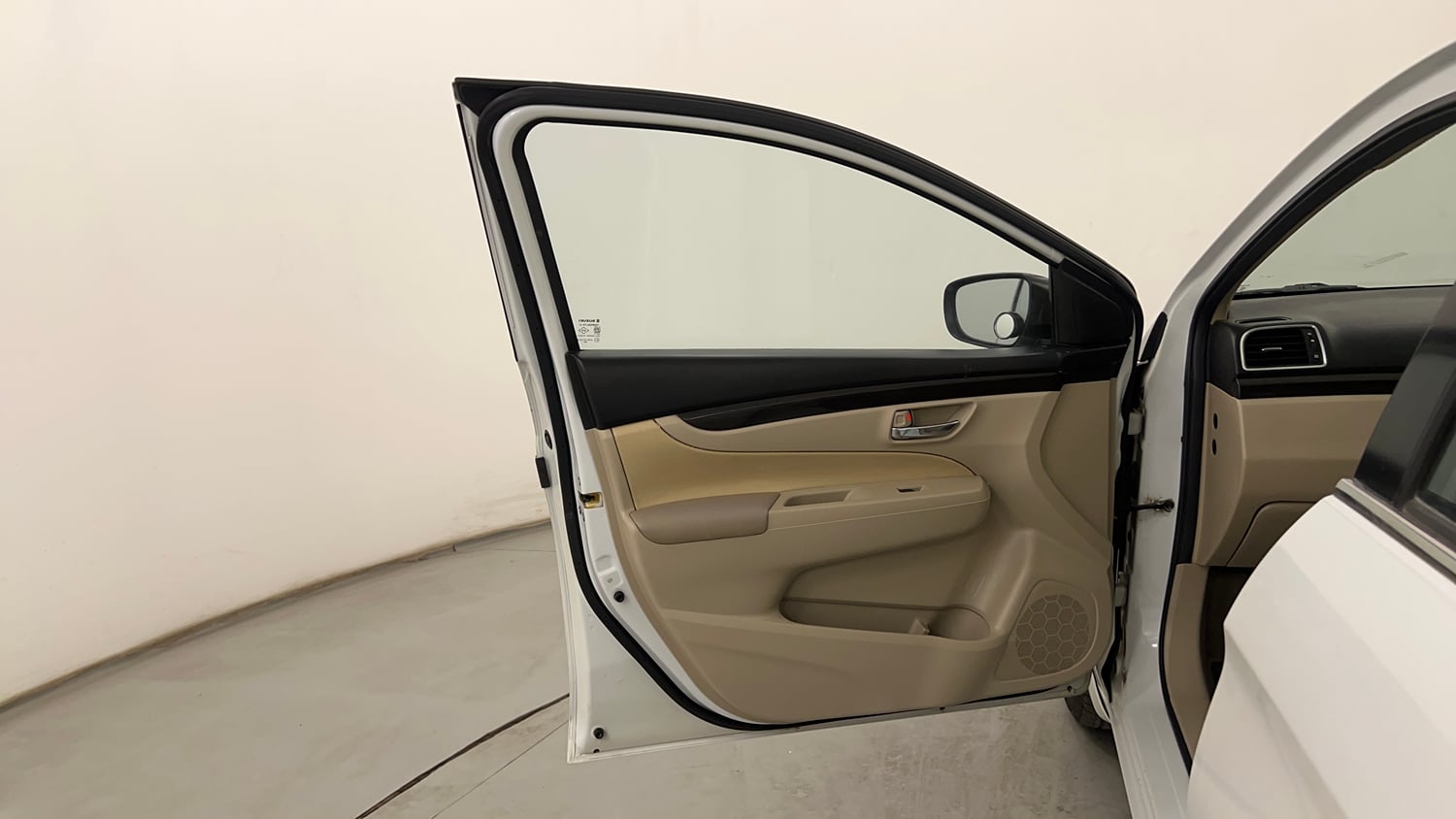 Used 2018 Maruti Suzuki Ciaz Delta 1.4 AT Petrol Automatic interior LEFT FRONT DOOR OPEN VIEW