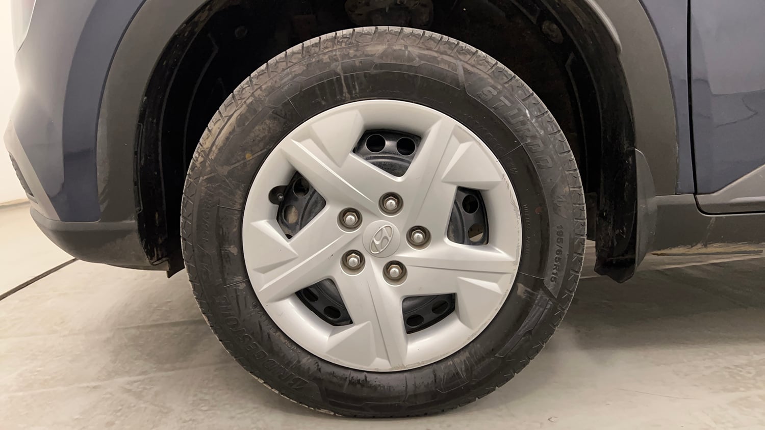 Used 2020 Hyundai Venue S 1.0 Turbo Petrol Manual tyres LEFT FRONT TYRE RIM VIEW