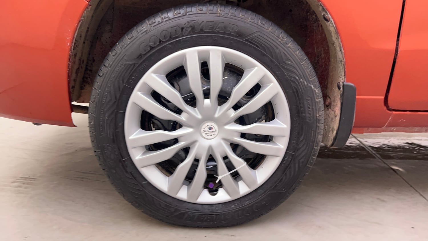 Used 2013 Maruti Suzuki Alto K10 VXi Petrol Manual tyres LEFT FRONT TYRE RIM VIEW